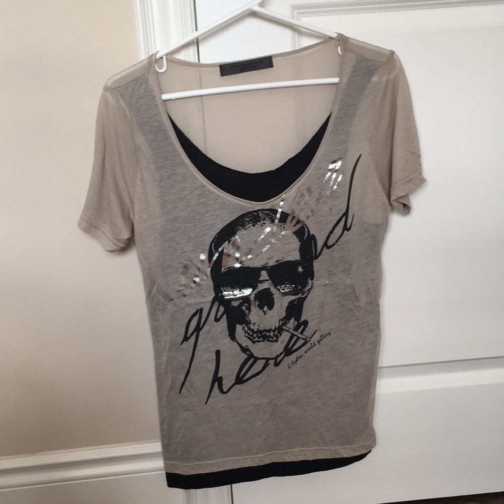 Thin T shirt with skull head front, size M